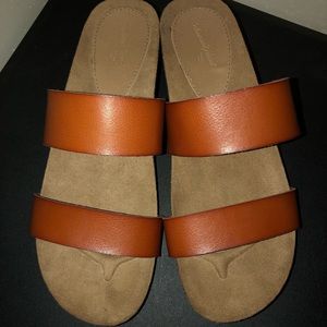 Universal Thread Wedge Brown Sandals size 8